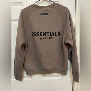 Essentials crewneck back logo